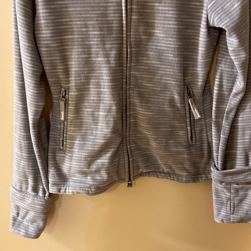 Bench grey & white zippered sweater with adjustable large collar size me… - Picture 4 of 9